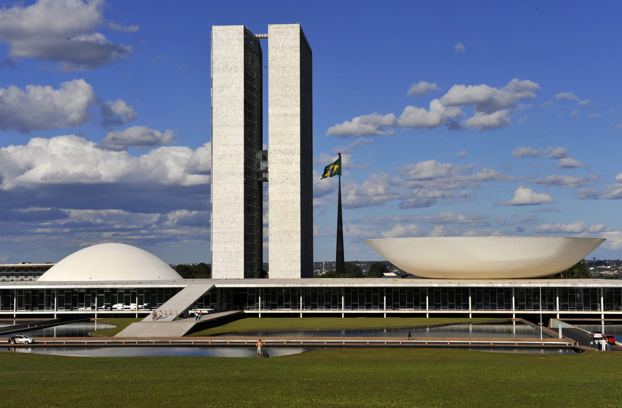 Câmara dos Deputados abre concurso com 66 vagas e salário de R$ 32 mil