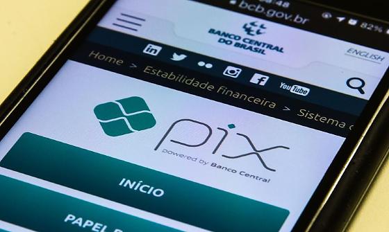 Lula sanciona lei que cria o "Pix Pensão" para agilizar pagamento de pensão alimentícia