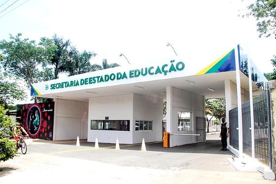 TCE-GO multa quatro agentes públicos por falhas em licitação de transporte escolar